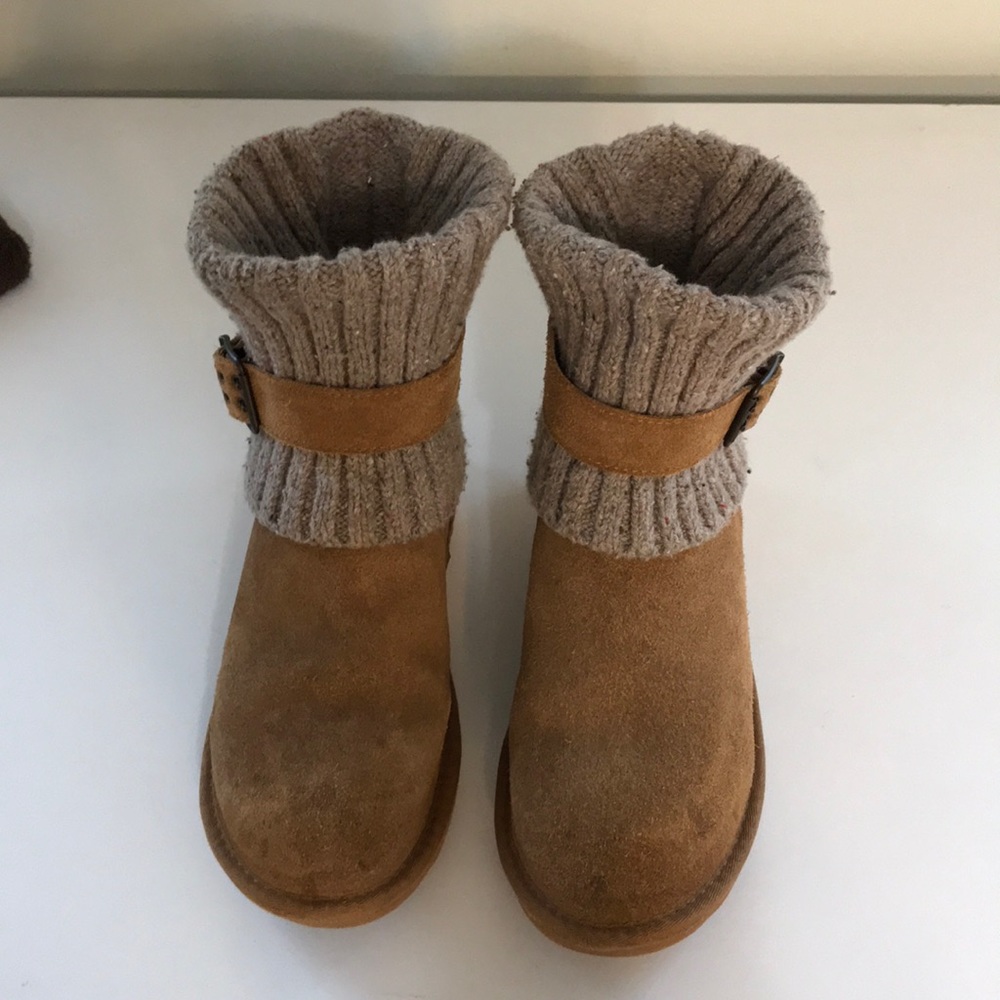 Ugg tan sweater boots size 8